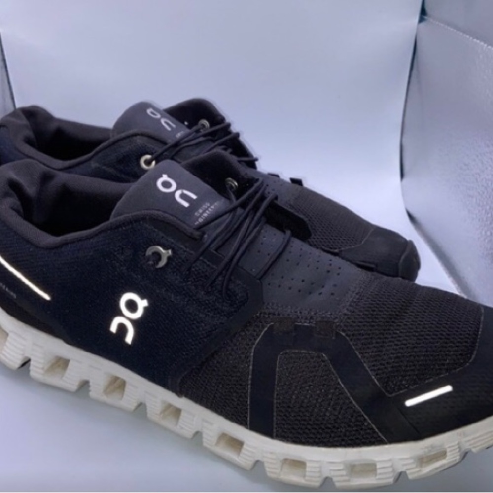 On Cloud Swiss Engineering Women's Size 10 Running Shoes Black Athletic Sneakers